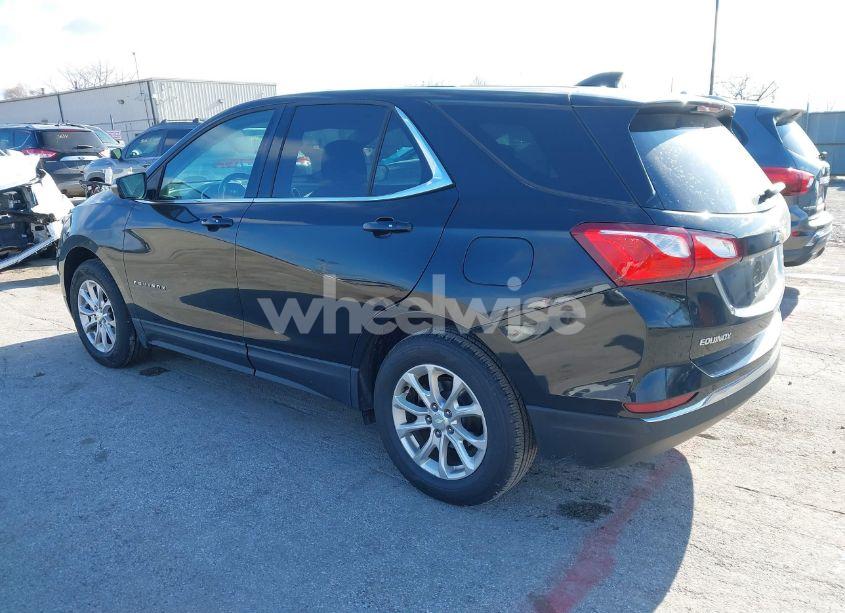 Photo 3 of 2018 Chevrolet Equinox LT (VIN 3GNAXSEV2JL105778)
