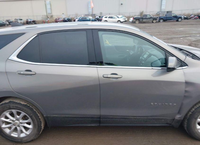 Photo 13 of 2018 Chevrolet Equinox LT (VIN 3GNAXSEV2JL122161)