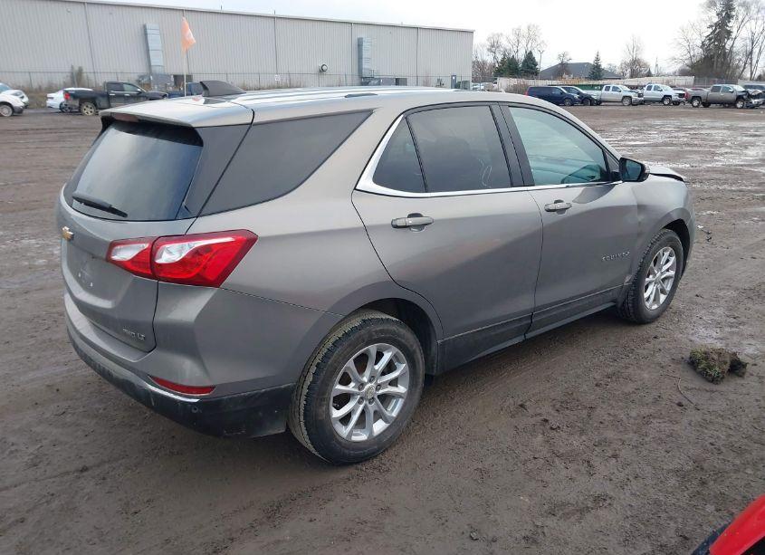 Photo 4 of 2018 Chevrolet Equinox LT (VIN 3GNAXSEV2JL122161)