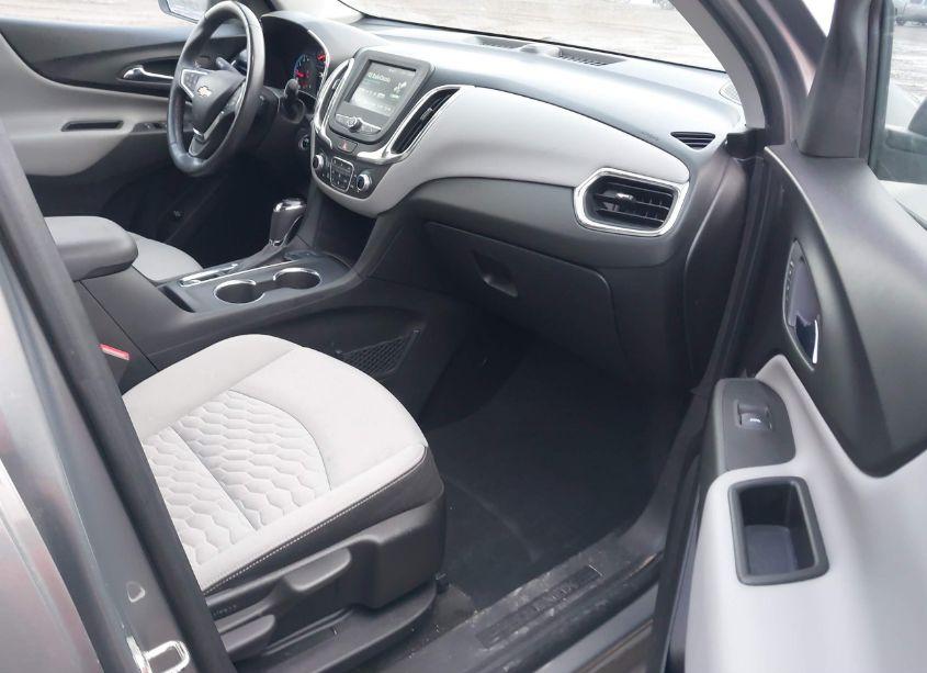 Photo 5 of 2018 Chevrolet Equinox LT (VIN 3GNAXSEV2JL122161)
