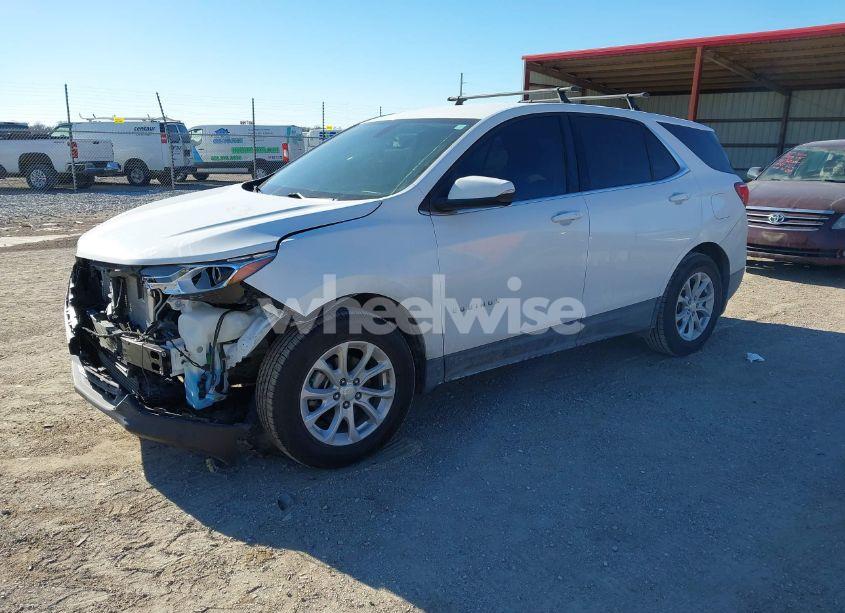 Photo 2 of 2018 Chevrolet Equinox LT (VIN 3GNAXSEV2JL128638)