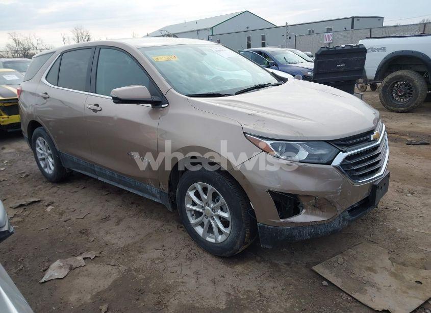 2018 Chevrolet Equinox LT (VIN 3GNAXSEV2JL313384) main photo