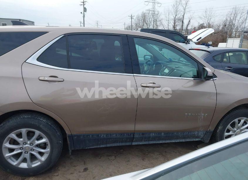 Photo 13 of 2018 Chevrolet Equinox LT (VIN 3GNAXSEV2JL313384)