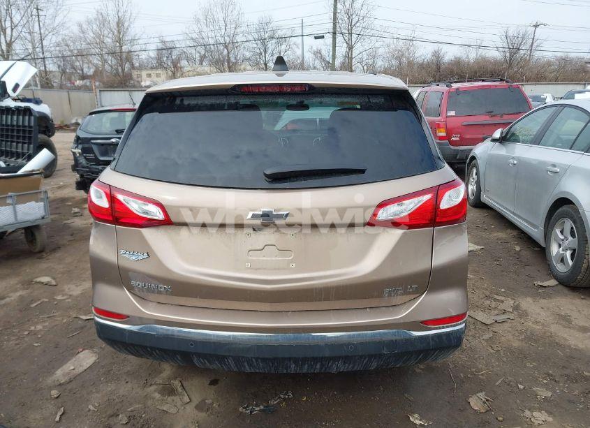 Photo 16 of 2018 Chevrolet Equinox LT (VIN 3GNAXSEV2JL313384)