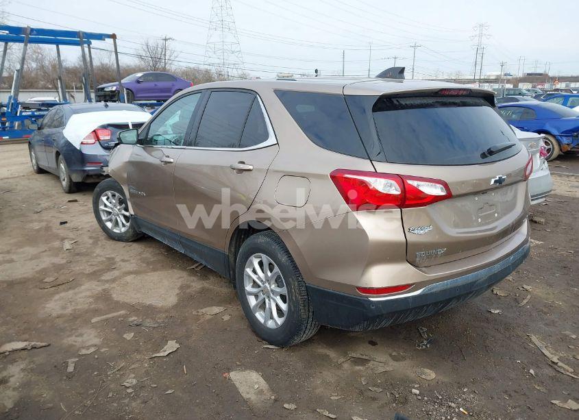 Photo 3 of 2018 Chevrolet Equinox LT (VIN 3GNAXSEV2JL313384)