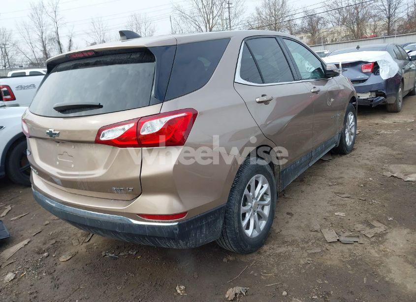 Photo 4 of 2018 Chevrolet Equinox LT (VIN 3GNAXSEV2JL313384)
