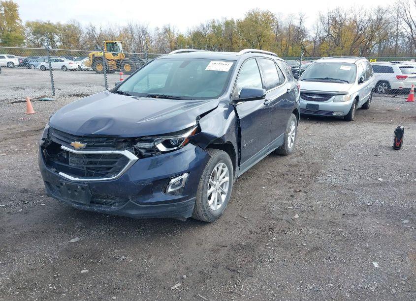 Photo 2 of 2018 Chevrolet Equinox LT (VIN 3GNAXSEV2JS560510)