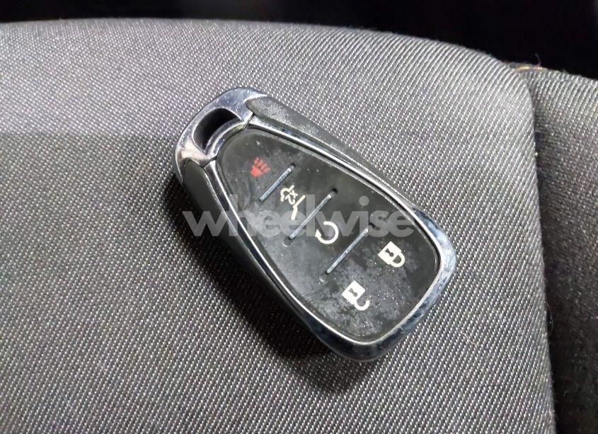 Photo 11 of 2018 Chevrolet Equinox LT (VIN 3GNAXSEV2JS606742)