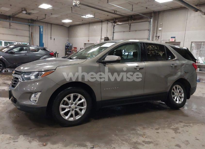 Photo 14 of 2018 Chevrolet Equinox LT (VIN 3GNAXSEV2JS606742)