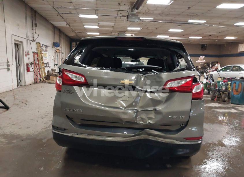 Photo 16 of 2018 Chevrolet Equinox LT (VIN 3GNAXSEV2JS606742)