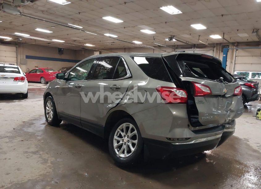 Photo 3 of 2018 Chevrolet Equinox LT (VIN 3GNAXSEV2JS606742)