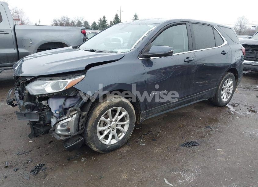 Photo 2 of 2018 Chevrolet Equinox LT (VIN 3GNAXSEV2JS622648)