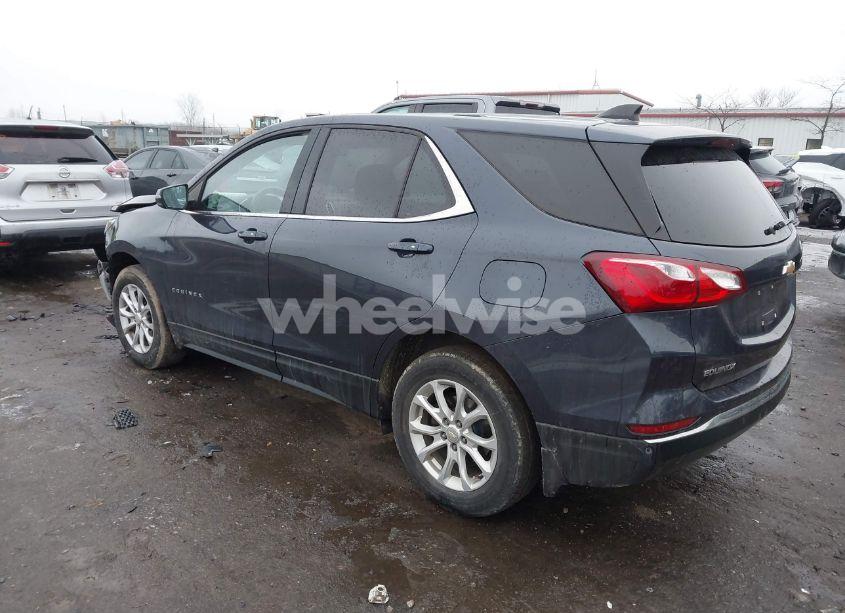 Photo 3 of 2018 Chevrolet Equinox LT (VIN 3GNAXSEV2JS622648)