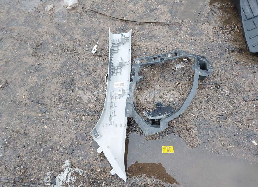 Photo 11 of 2021 Chevrolet Equinox LS (VIN 3GNAXSEV2MS140184)