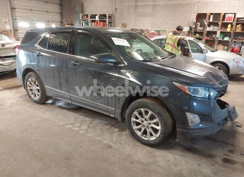 2018 Chevrolet Equinox LT (VIN 3GNAXSEV3JL105076) main photo