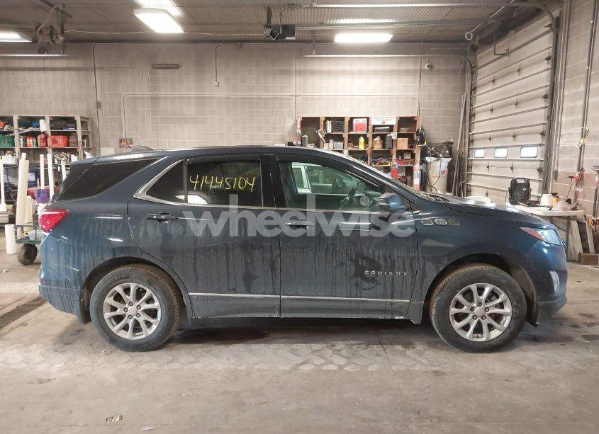 Photo 12 of 2018 Chevrolet Equinox LT (VIN 3GNAXSEV3JL105076)