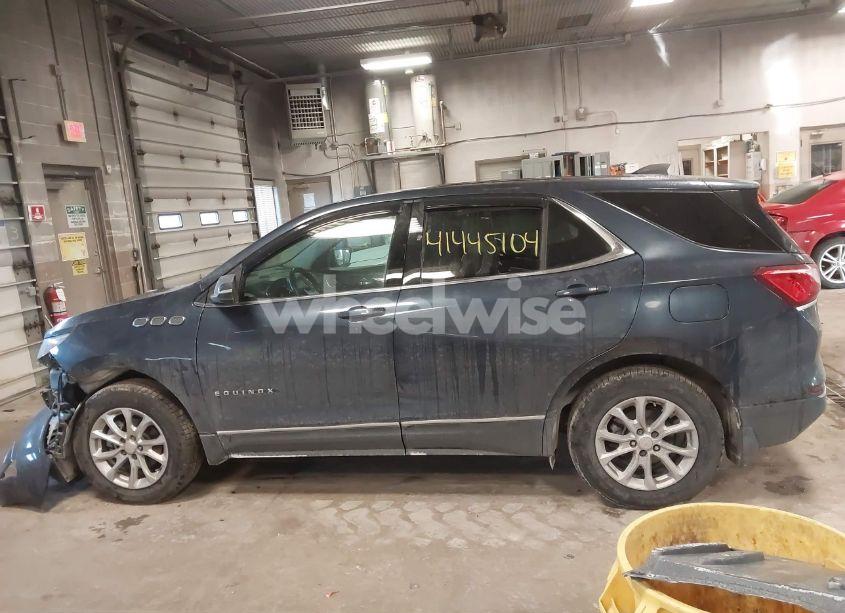 Photo 13 of 2018 Chevrolet Equinox LT (VIN 3GNAXSEV3JL105076)
