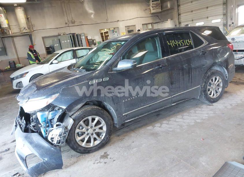 Photo 2 of 2018 Chevrolet Equinox LT (VIN 3GNAXSEV3JL105076)