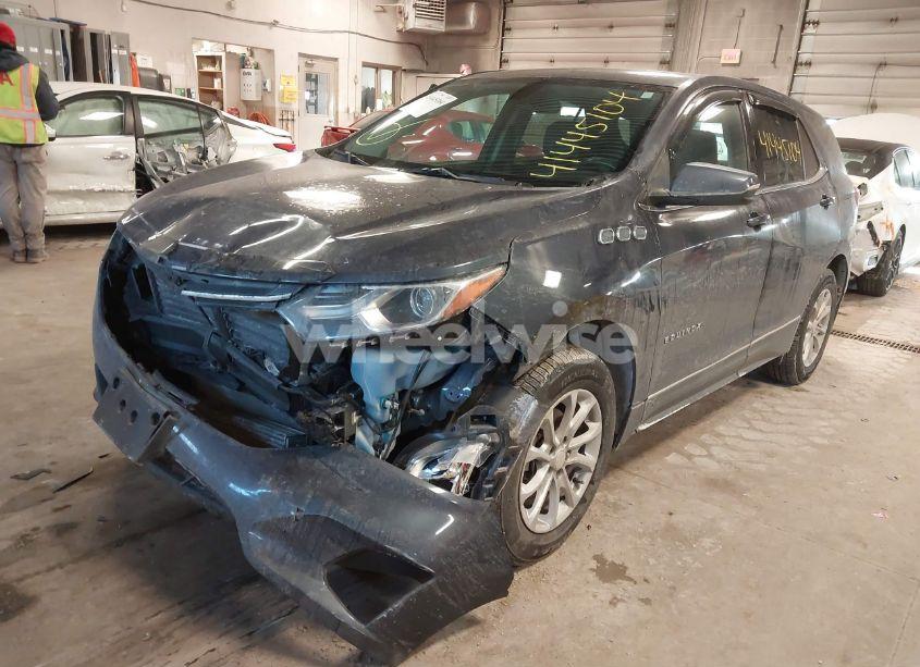 Photo 6 of 2018 Chevrolet Equinox LT (VIN 3GNAXSEV3JL105076)