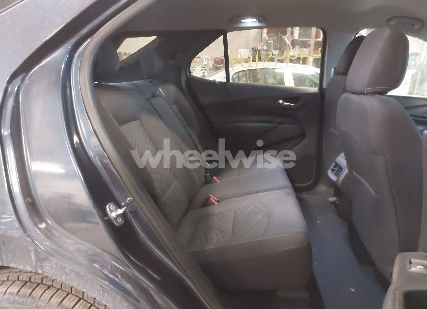 Photo 8 of 2018 Chevrolet Equinox LT (VIN 3GNAXSEV3JL105076)