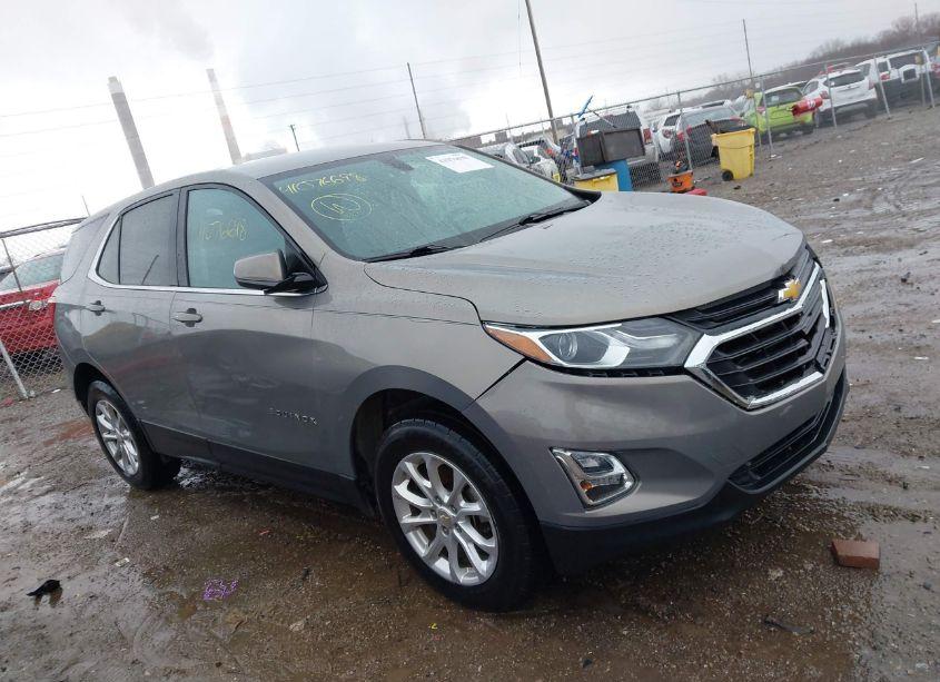 2018 Chevrolet Equinox LT (VIN 3GNAXSEV3JS541979) main photo