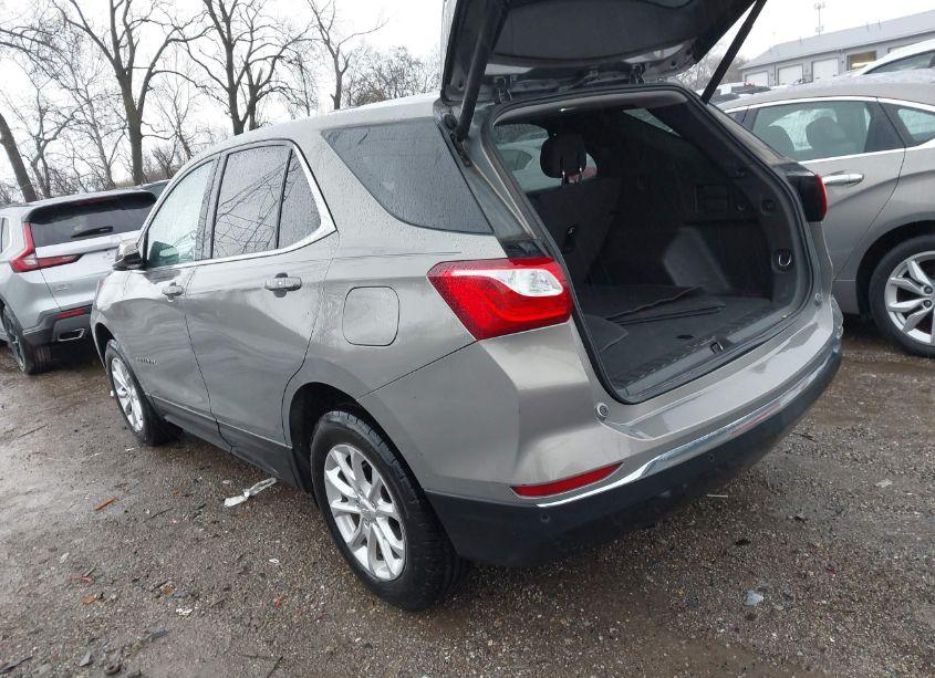 Photo 3 of 2018 Chevrolet Equinox LT (VIN 3GNAXSEV3JS541979)