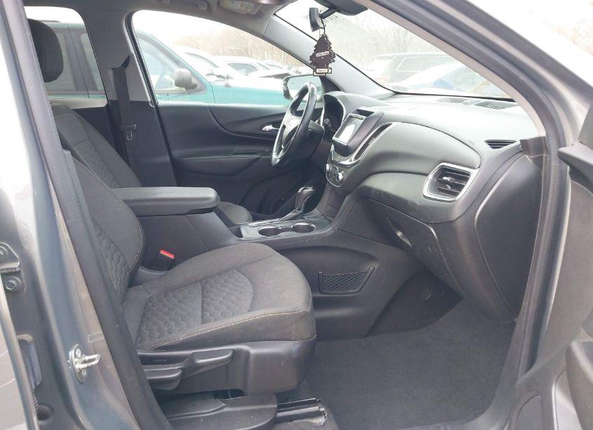 Photo 5 of 2018 Chevrolet Equinox LT (VIN 3GNAXSEV3JS541979)