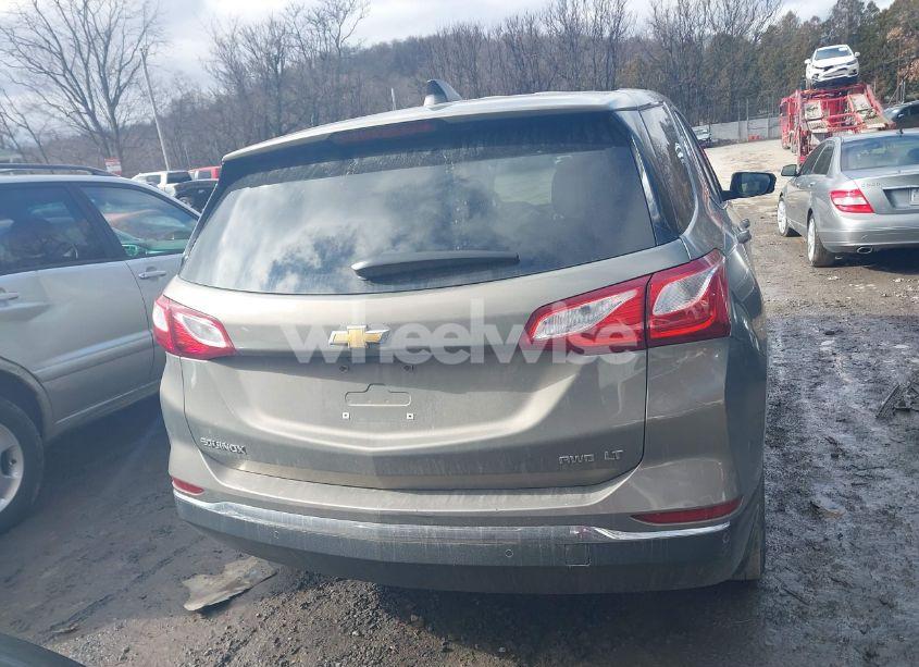 Photo 16 of 2018 Chevrolet Equinox LT (VIN 3GNAXSEV3JS562122)