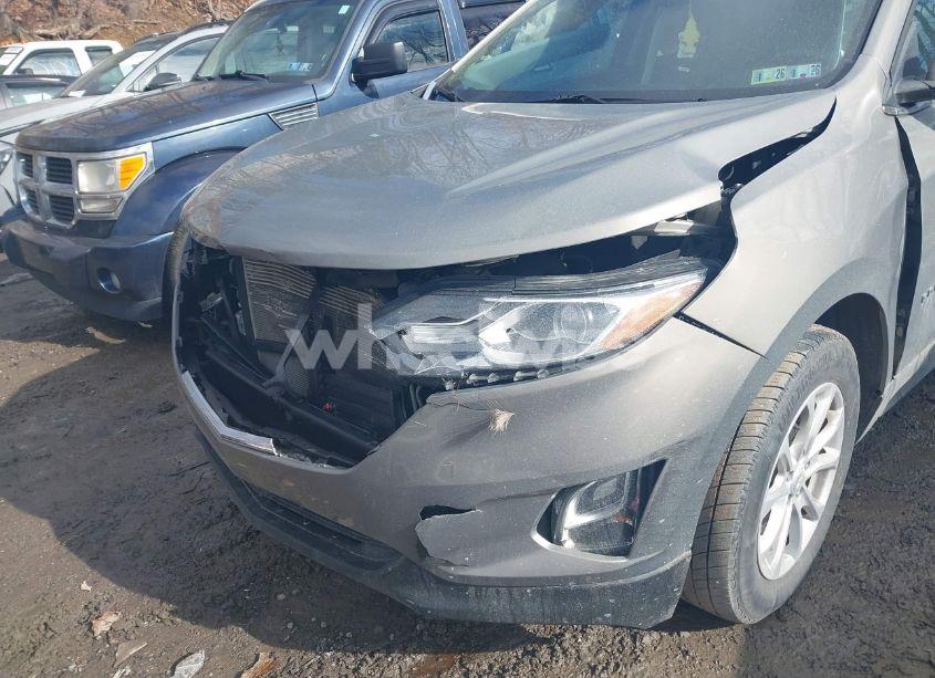 Photo 6 of 2018 Chevrolet Equinox LT (VIN 3GNAXSEV3JS562122)