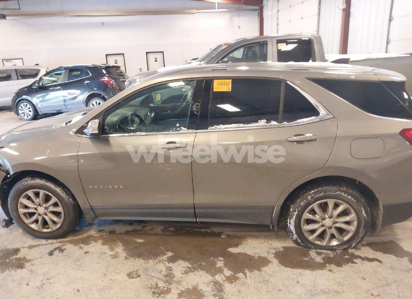 Photo 14 of 2018 Chevrolet Equinox LT (VIN 3GNAXSEV3JS583892)