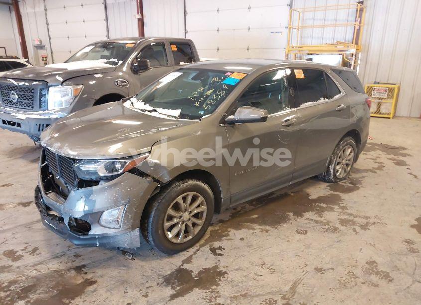 Photo 2 of 2018 Chevrolet Equinox LT (VIN 3GNAXSEV3JS583892)