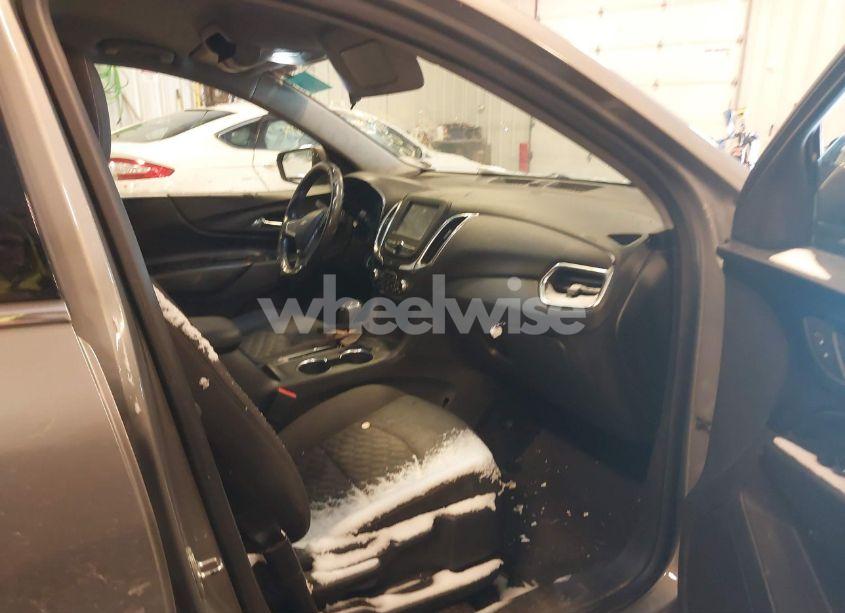 Photo 5 of 2018 Chevrolet Equinox LT (VIN 3GNAXSEV3JS583892)