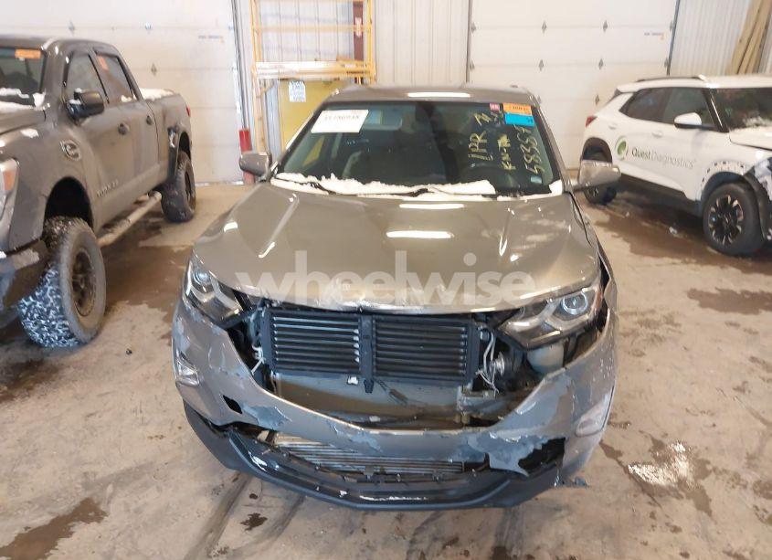 Photo 6 of 2018 Chevrolet Equinox LT (VIN 3GNAXSEV3JS583892)