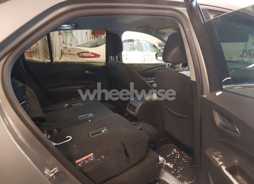 Photo 8 of 2018 Chevrolet Equinox LT (VIN 3GNAXSEV3JS583892)