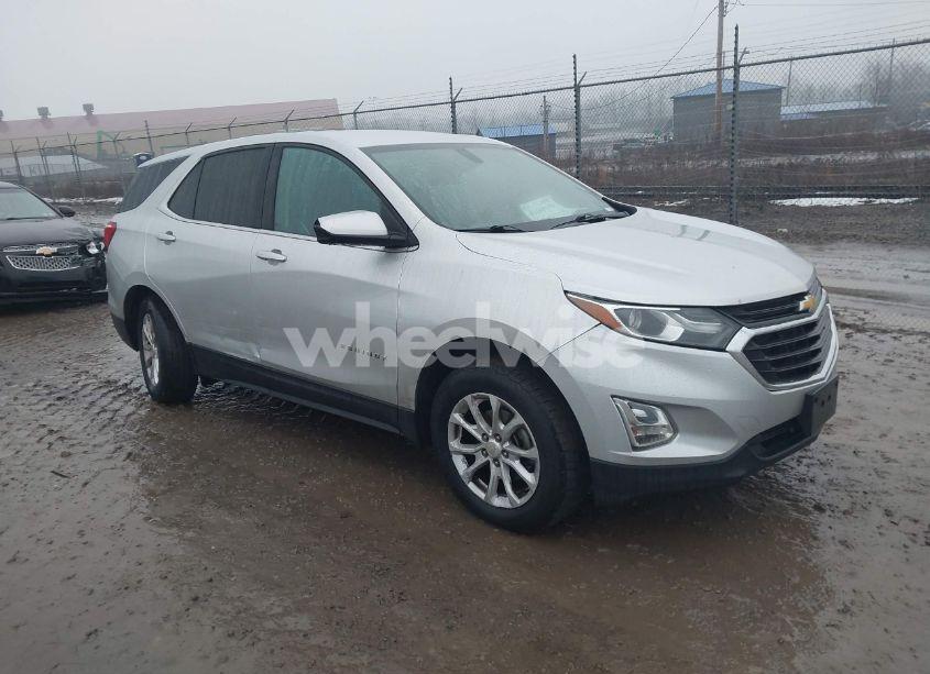 2018 Chevrolet Equinox LT (VIN 3GNAXSEV3JS588946) main photo