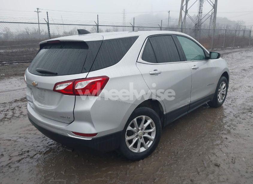 Photo 4 of 2018 Chevrolet Equinox LT (VIN 3GNAXSEV3JS588946)