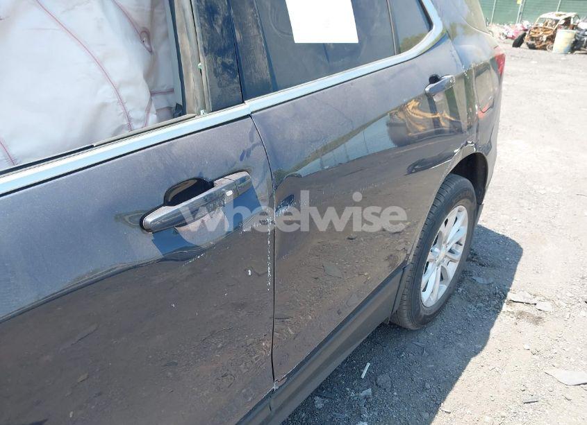 Photo 13 of 2018 Chevrolet Equinox LT (VIN 3GNAXSEV3JS608192)