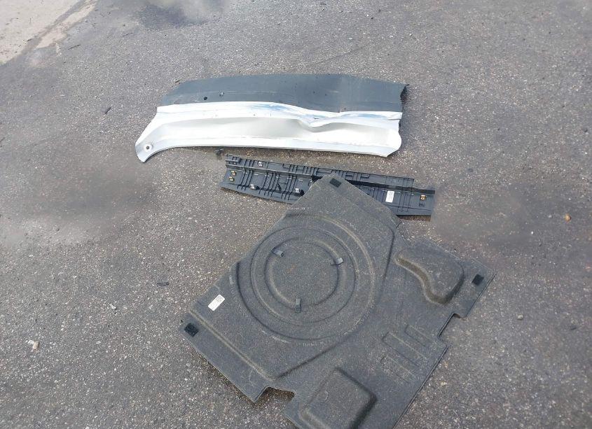 Photo 12 of 2018 Chevrolet Equinox LT (VIN 3GNAXSEV3JS640673)