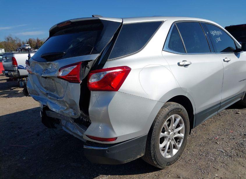 Photo 18 of 2018 Chevrolet Equinox LT (VIN 3GNAXSEV3JS640673)