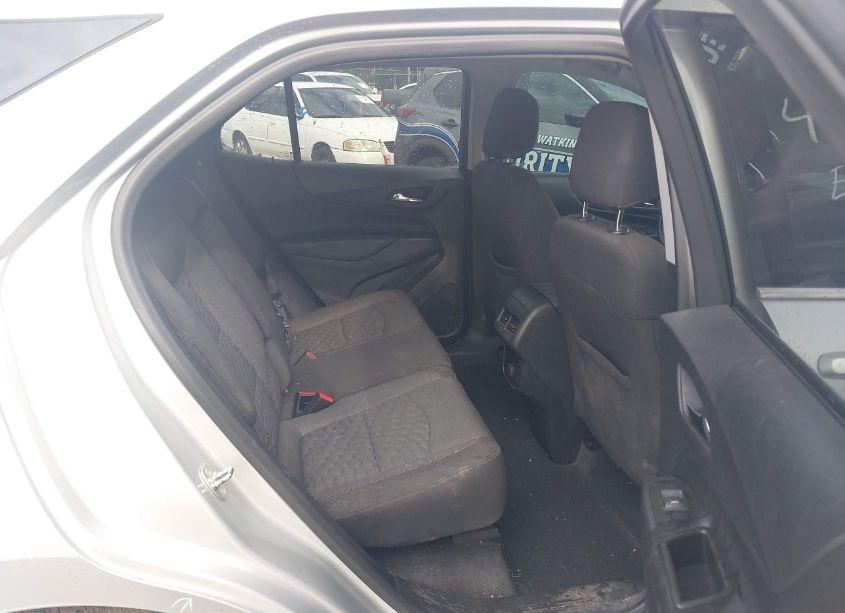 Photo 8 of 2018 Chevrolet Equinox LT (VIN 3GNAXSEV3JS640673)