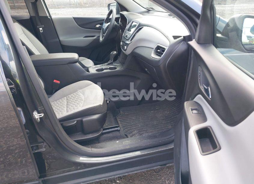 Photo 5 of 2019 Chevrolet Equinox LS (VIN 3GNAXSEV3KS555561)