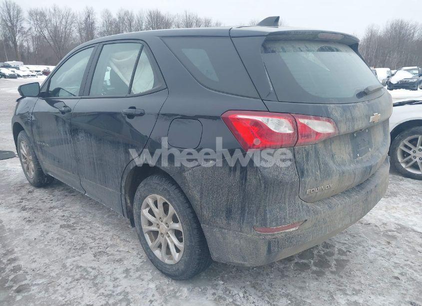 Photo 3 of 2021 Chevrolet Equinox LS (VIN 3GNAXSEV3MS125631)