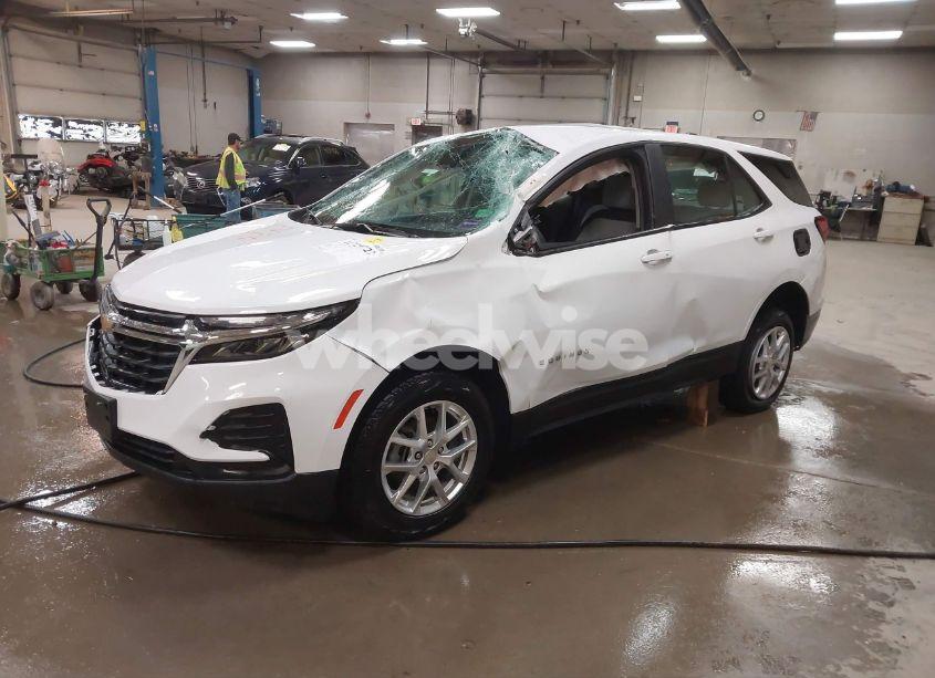 Photo 2 of 2022 Chevrolet Equinox AWD LS (VIN 3GNAXSEV3NS170280)