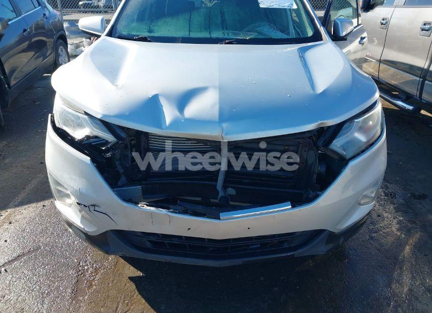 Photo 10 of 2018 Chevrolet Equinox LT (VIN 3GNAXSEV4JL123943)