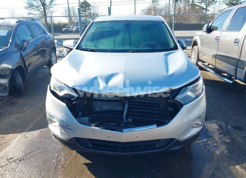 Photo 12 of 2018 Chevrolet Equinox LT (VIN 3GNAXSEV4JL123943)