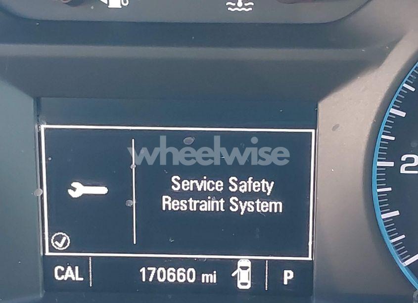 Photo 15 of 2018 Chevrolet Equinox LT (VIN 3GNAXSEV4JL123943)