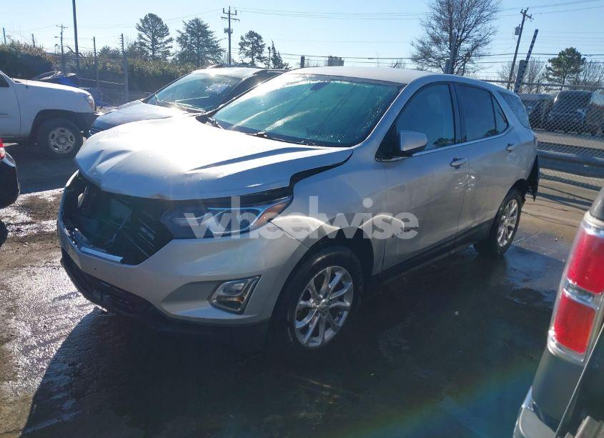 Photo 2 of 2018 Chevrolet Equinox LT (VIN 3GNAXSEV4JL123943)