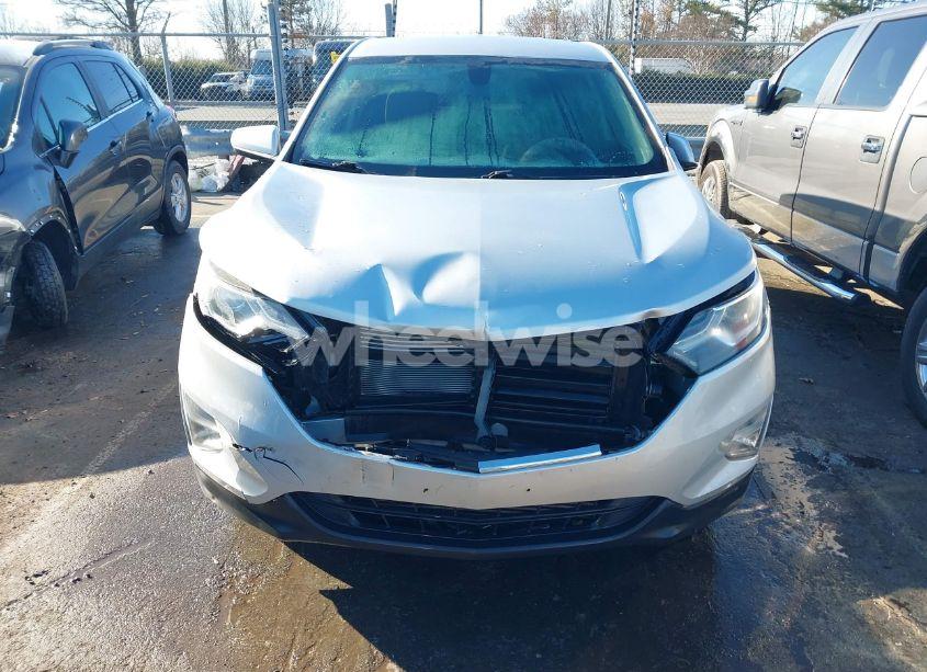 Photo 6 of 2018 Chevrolet Equinox LT (VIN 3GNAXSEV4JL123943)