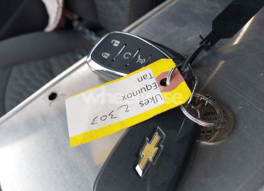 Photo 11 of 2018 Chevrolet Equinox LT (VIN 3GNAXSEV4JL255617)