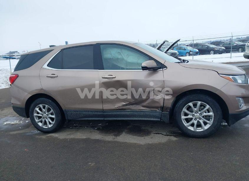 Photo 13 of 2018 Chevrolet Equinox LT (VIN 3GNAXSEV4JL255617)